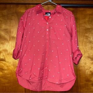 The North Face Bayward women's shirt in a coral color
